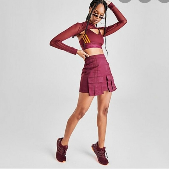 IVY PARK Dresses & Skirts - IVY PARK adidas Maroon cargo mini Skirt w/snap Button down closure street wear